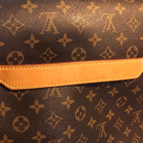 COPY - LV Messenger - Picture 2 of 16